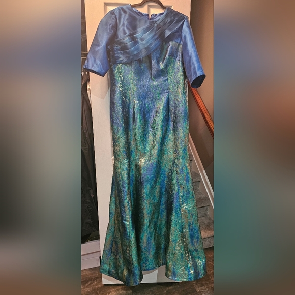 RENEE RUIZ brand new custom gown - Picture 2 of 5